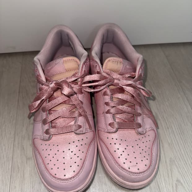 나이키 에어포스 프리즘 핑크 운동화