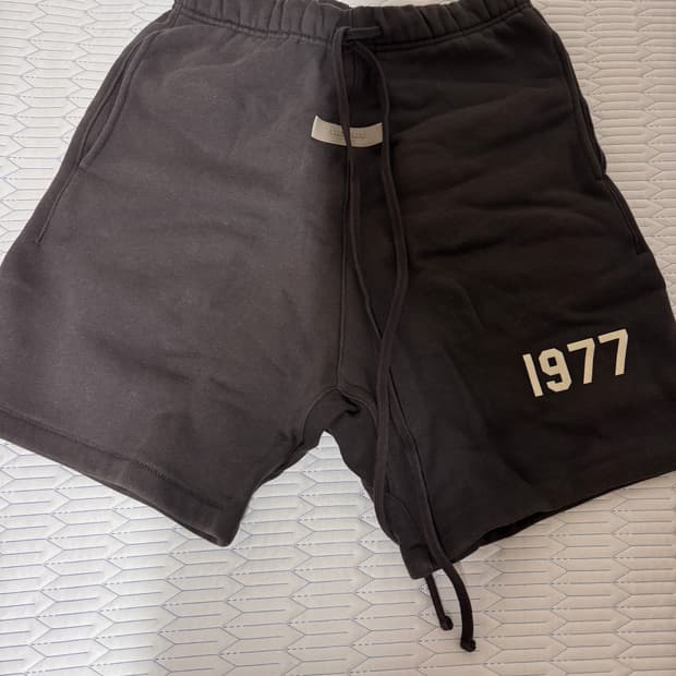 피오갓 에센셜 1977 반바지 xs