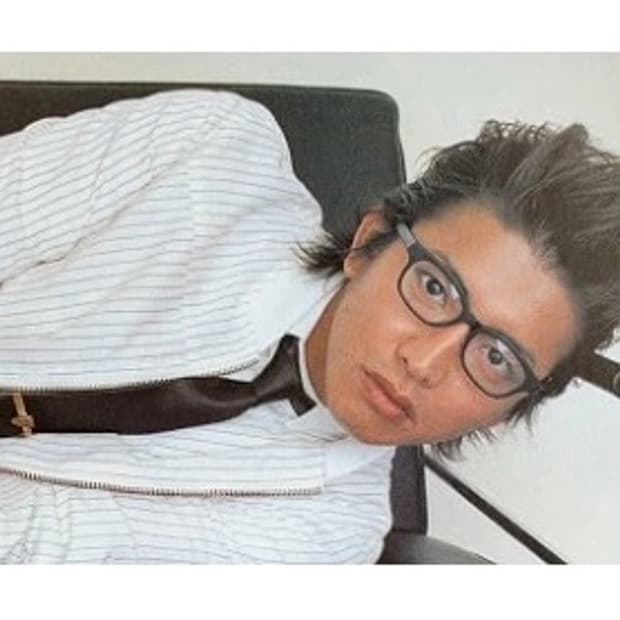 🕶️ 빅터앤롤프 70-0004