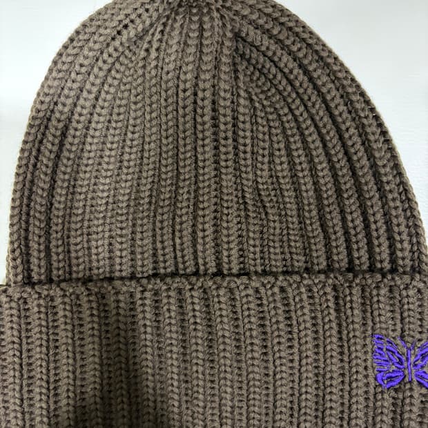 니들스 비니 브라운