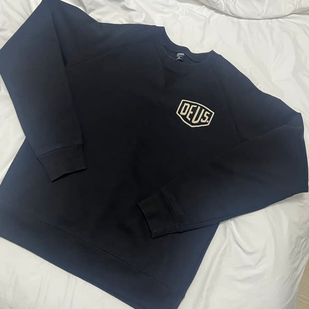 데우스 엑스 마키나 서울 맨투맨 M 블랙