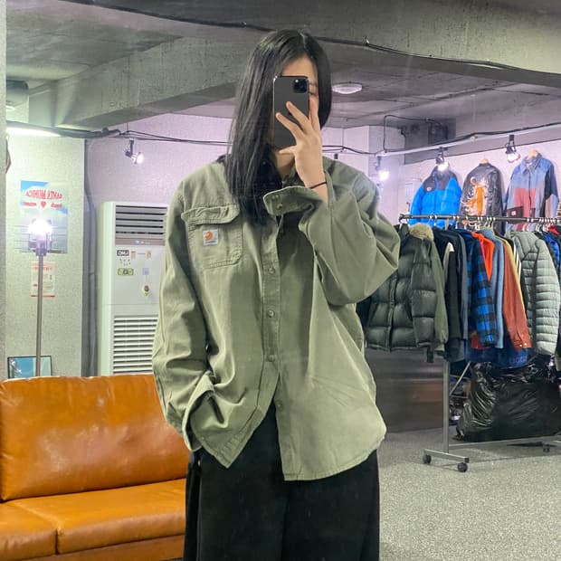 칼하트 패치로고 투포켓 카키 셔츠 B3161