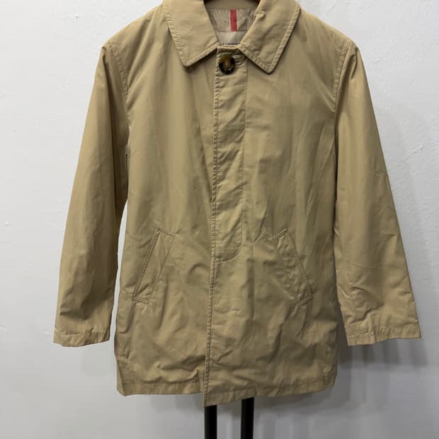 정품) 버버리 키즈 베이지 자켓 8Y