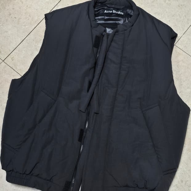 아크네 스튜디오 패딩조끼 L