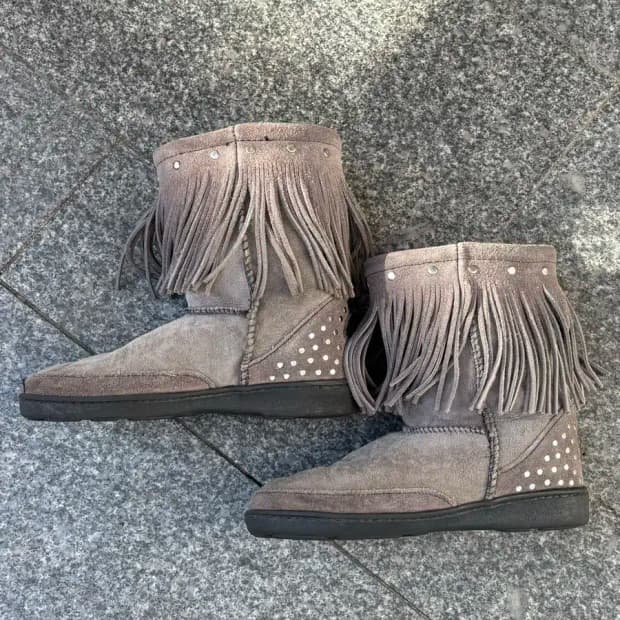 미네통카 스웨이드 프린지 부츠(안감 퍼)