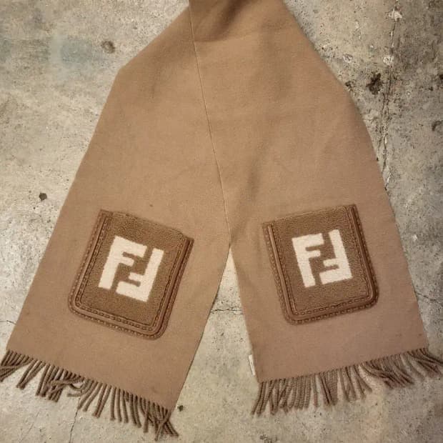 펜디 캐시미어 포켓 숄 머플러