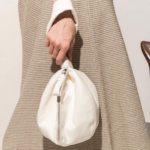 르메르 펄스 볼백 아이보리