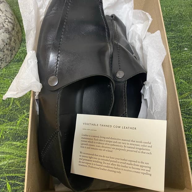 LEMAIRE 르메르 블랙 폴디드 플랫 270