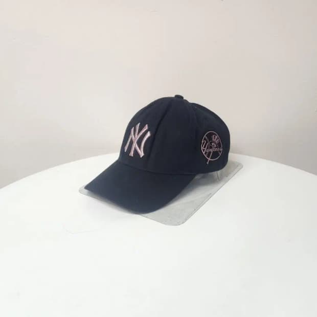 모자)MLB 엠엘비 뉴욕양키즈 연핑크 자수 로고 모자