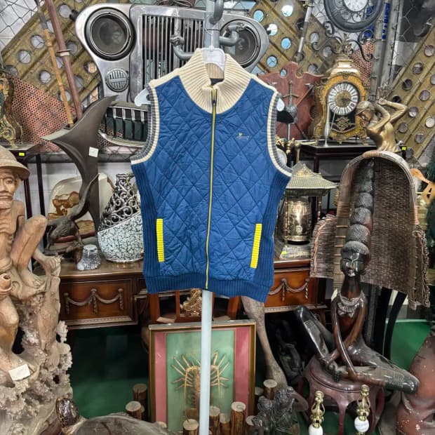 루이까스텔 여성  블루 컬러 퀼팅 니트 패딩 베스트 95