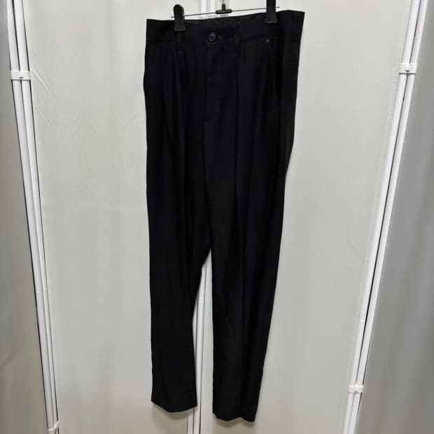 메종미네드 간절기 블랙 투턱 슬랙스 30