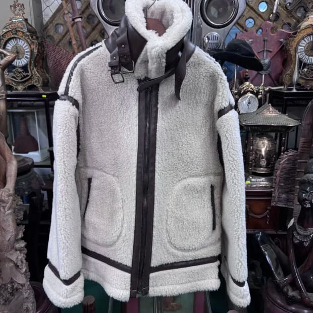 레브시티 (Revecite) 브라운 무스탕