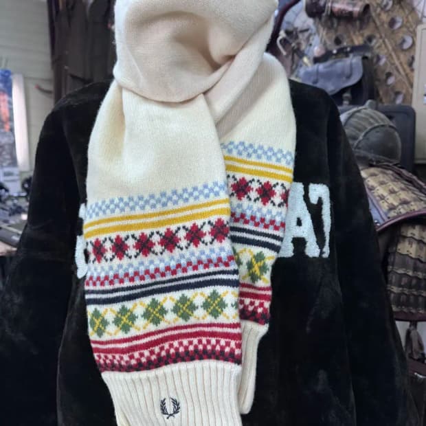 프레드 페리(FRED PERRY)  페어아일 무늬 니트 머플러