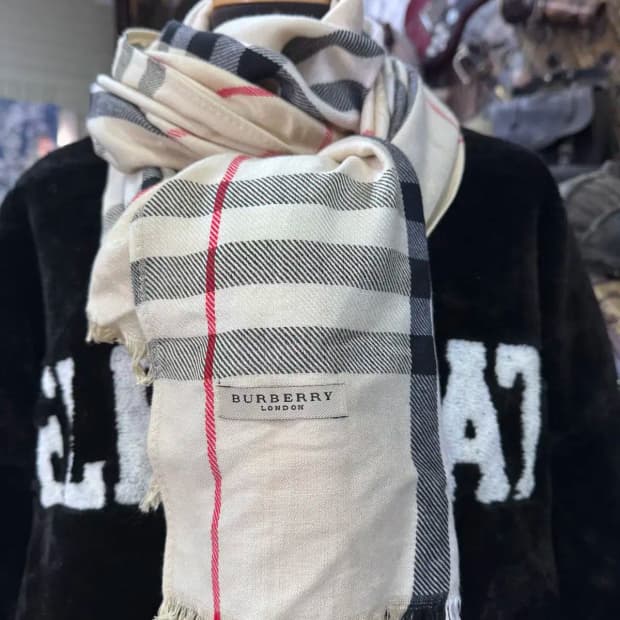 버버리(Burberry) 클래식 체크 캐시미어 스카프
