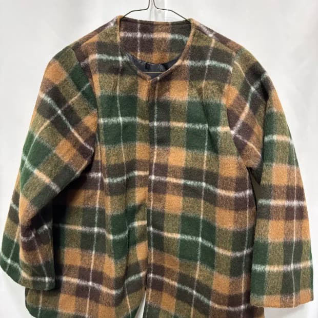 체크 무늬 노카라 자켓