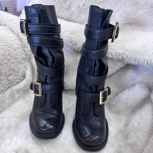 토리버치  스트랩 골드 톤 버클 가죽 부츠