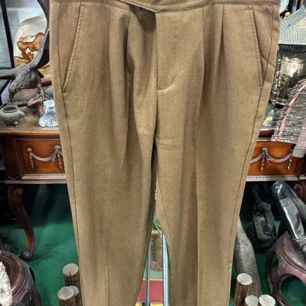 남녀공용 브라운 허리벨트 포인트 플리츠(주름) 바지 팬츠