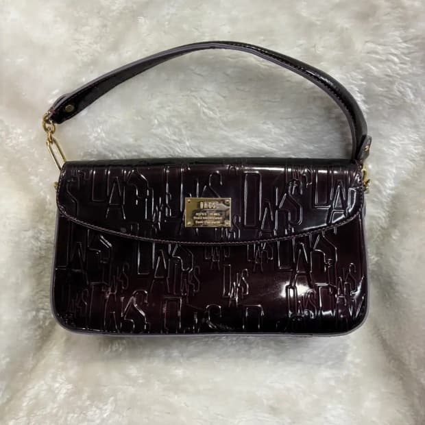 닥스 에나멜 숄더백-부분 까임 있음