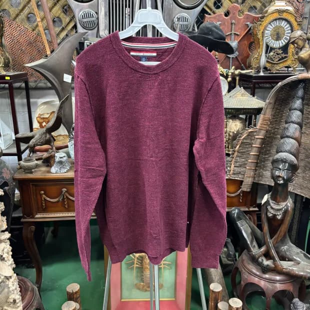 타미힐피거(Tommy Hilfiger) 남성 버건디 크루넥 니트 스웨터