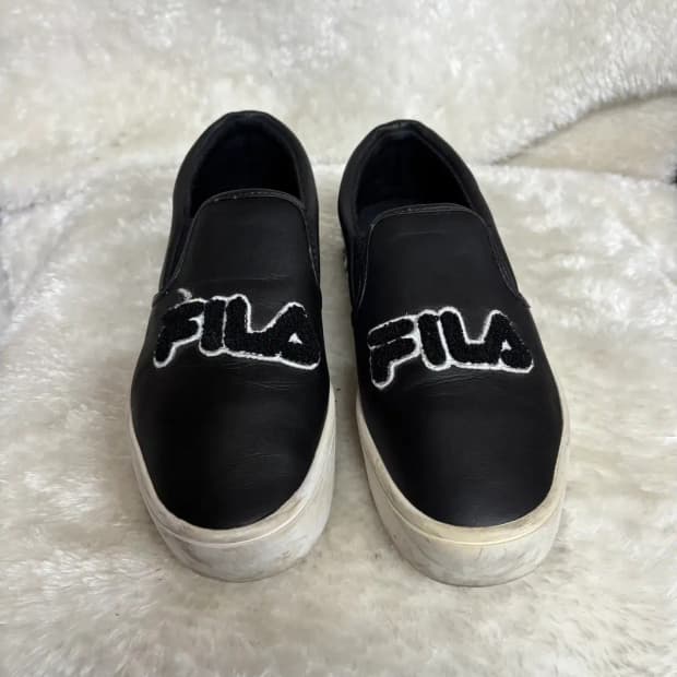 휠라 블랙 슬립온 스니커즈