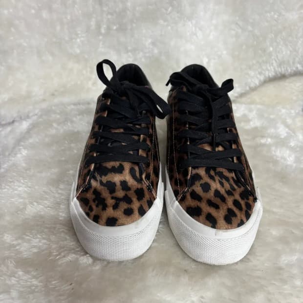 자라(Zara) 레오파드 프린트 스니커즈