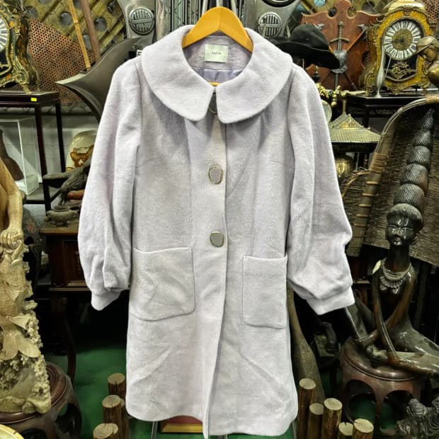 샤틴(Satin)퍼프 소매 둥근 카라 모+앙고라 라벤더색 롱코트