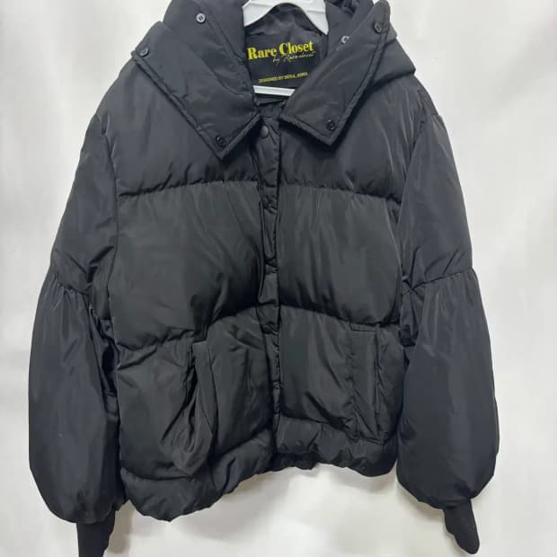 Rare Closet(레어클로젯)블랙 패딩 점퍼(모자털분실)