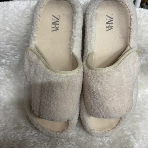 자라(ZARA)털 슬리퍼 뽀글이 겨울 슬리퍼
