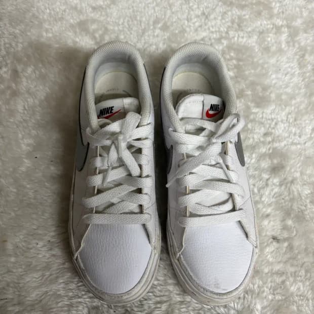 나이키 (Nike) 코트 레거시 화이트 실버