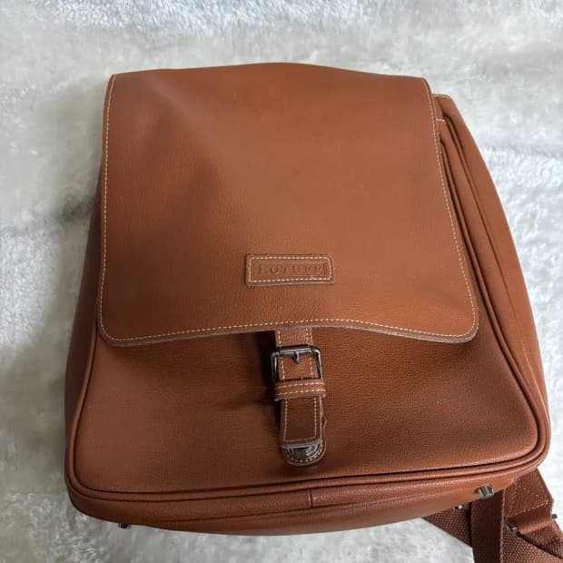 로터프(LOTUFF) 브라운 가죽 백팩