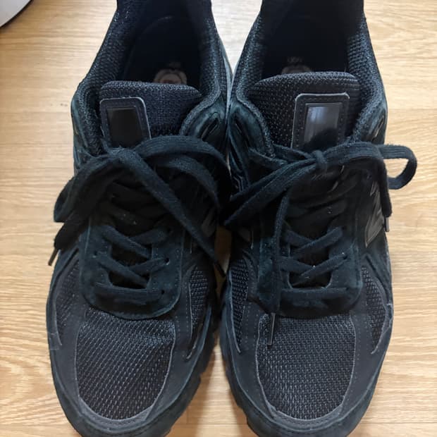 뉴발란스 990v4 트리플블랙 265