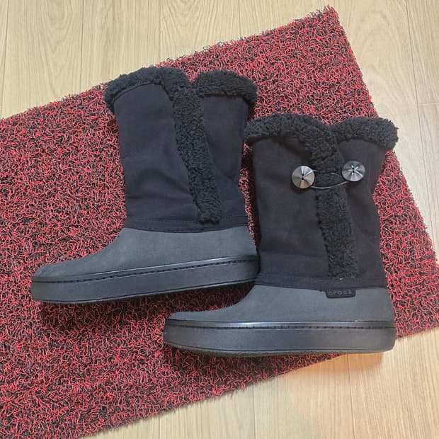 크록스 퍼 부츠 Crocs fur boots