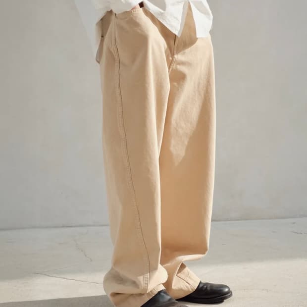 다이브인 커브드 치노 팬츠 베이지