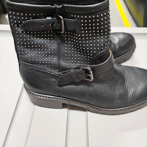 코치 블랙 스터드 부츠 240사이즈