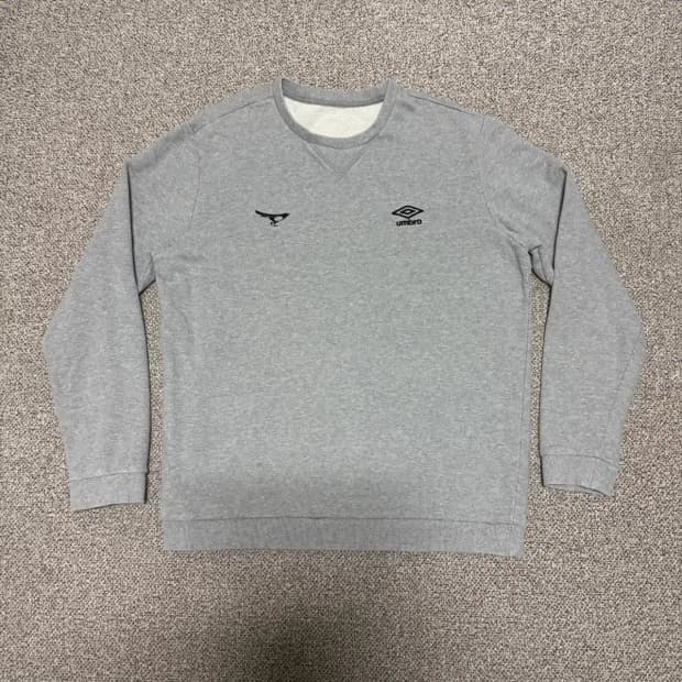 100 엄브로 맨투맨