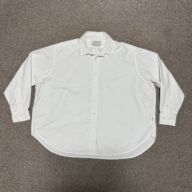 M 라퍼지스토어 화이트 셔츠