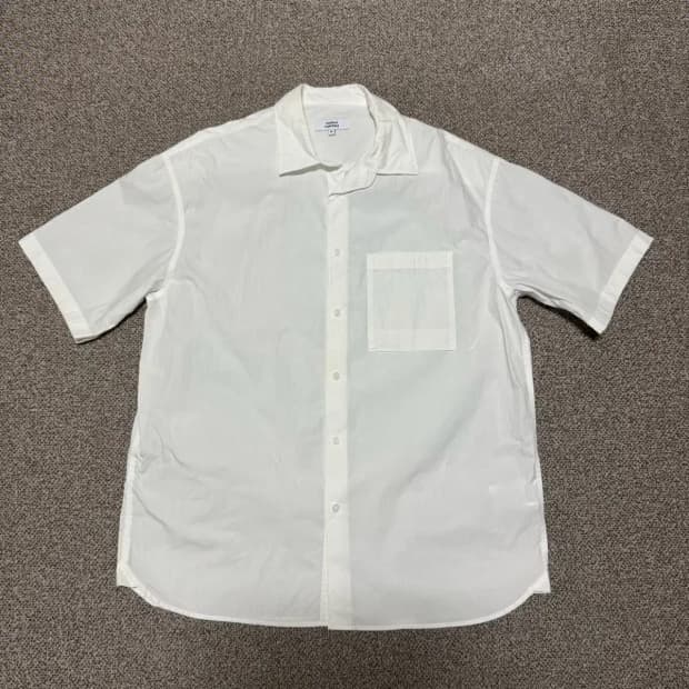 M 무신사스탠다드 화이트 반팔 셔츠