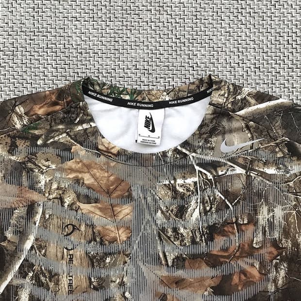 Real tree skeleton reflective running BL