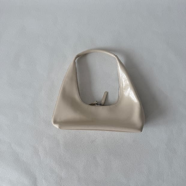 마지셔우드(MARGESHERWOOD) 레더 숄더백