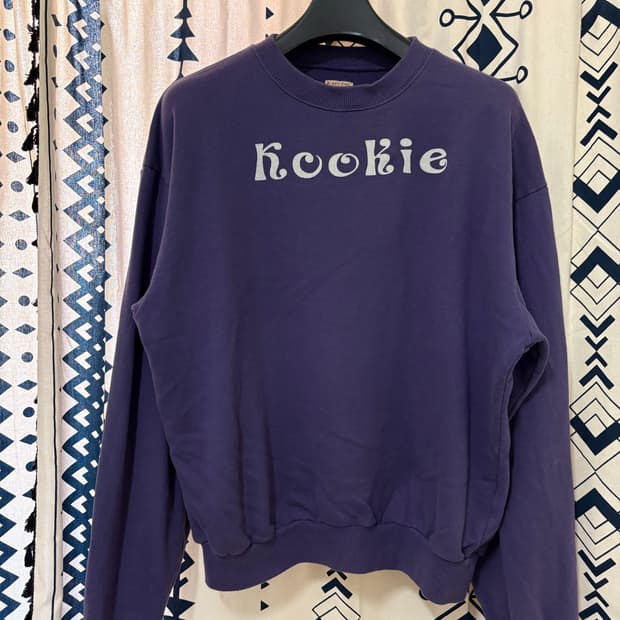  캐피탈 Kookie 쿠키 스웻셔츠 퍼플