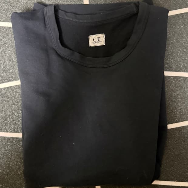 CP컴퍼니 맨투맨