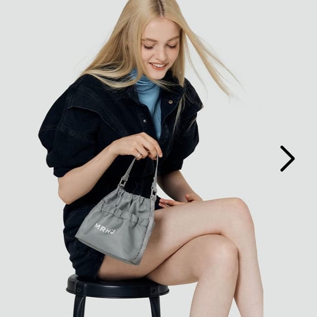 마르헨제이 그레이 나일론 버킷백