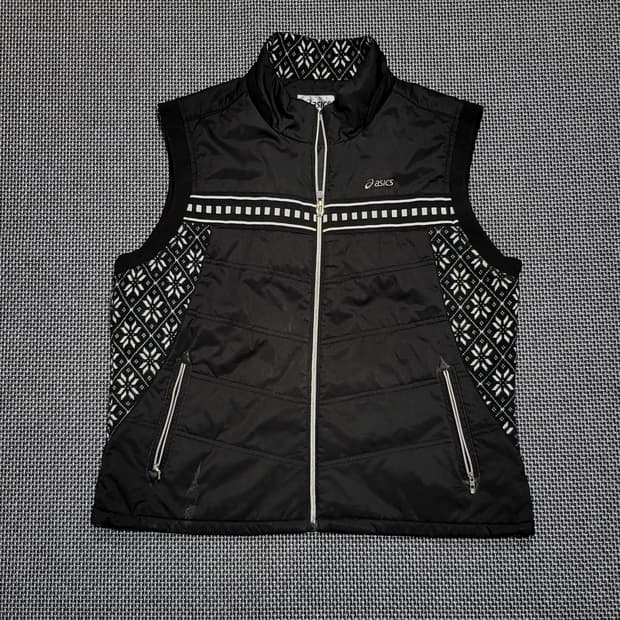 아식스 올드스쿨 프린팅 조끼 베스트 블랙 (105)