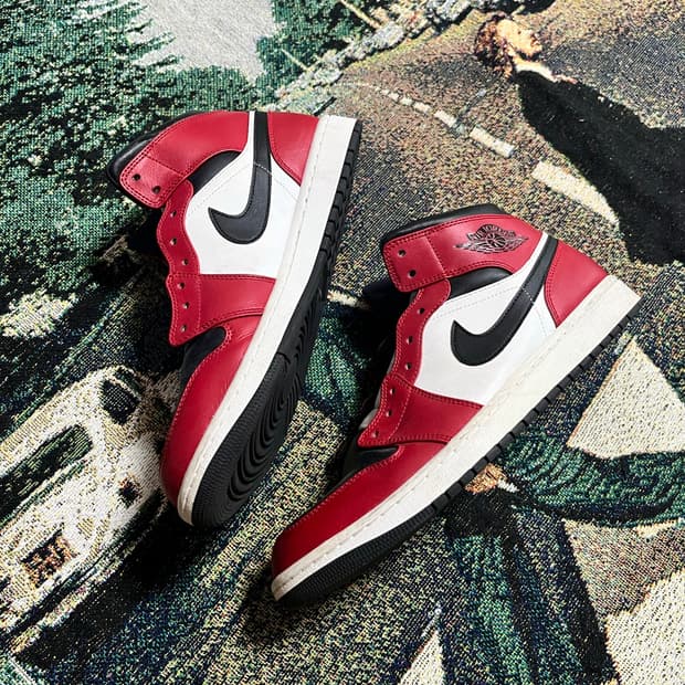 조던 1미드 시카고 블랙토 Jordan 1 Mid 290