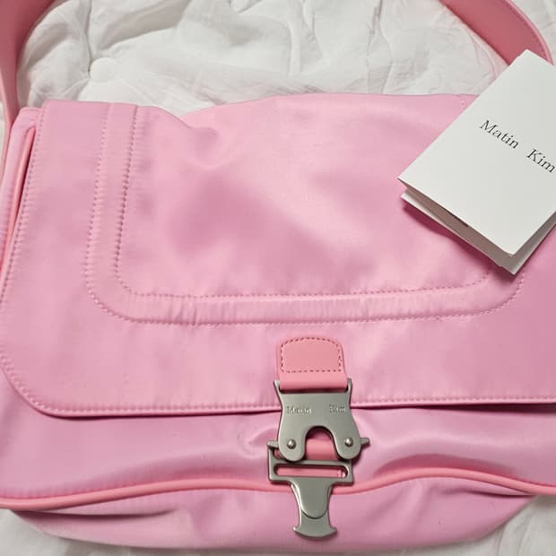 새제품 마뗑킴 버클백 핑크