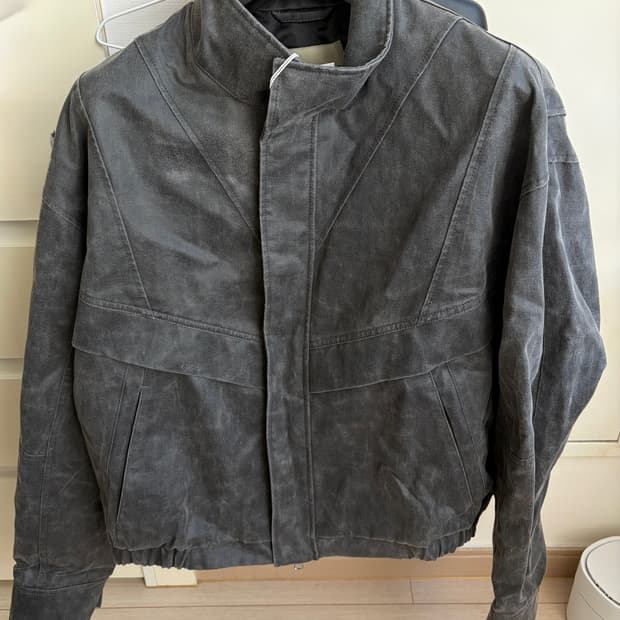 인사일런스 크랙 스웨이드 자켓