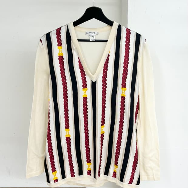 셀린느 아이보리 브이넥 프린팅 니트