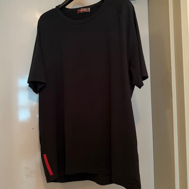 프라다 스포츠 반팔티셔츠 s사이즈