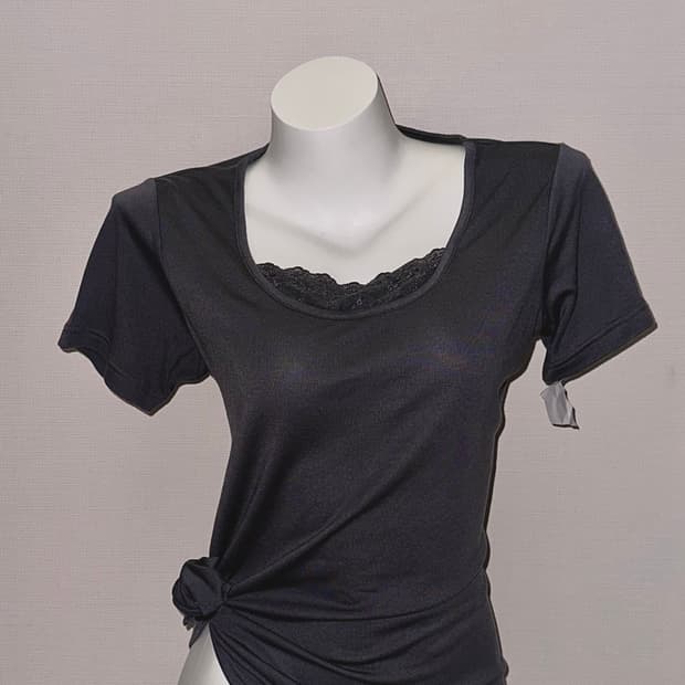 차콜 레이어드 반소매 티