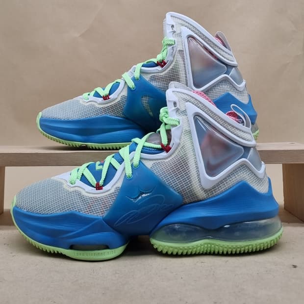 나이키 르브론19 농구화 235